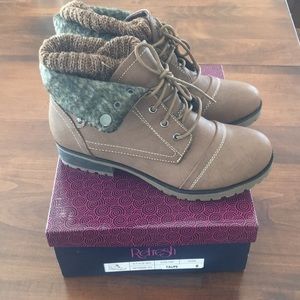 Combat boots: MUST SELL ASAP!!